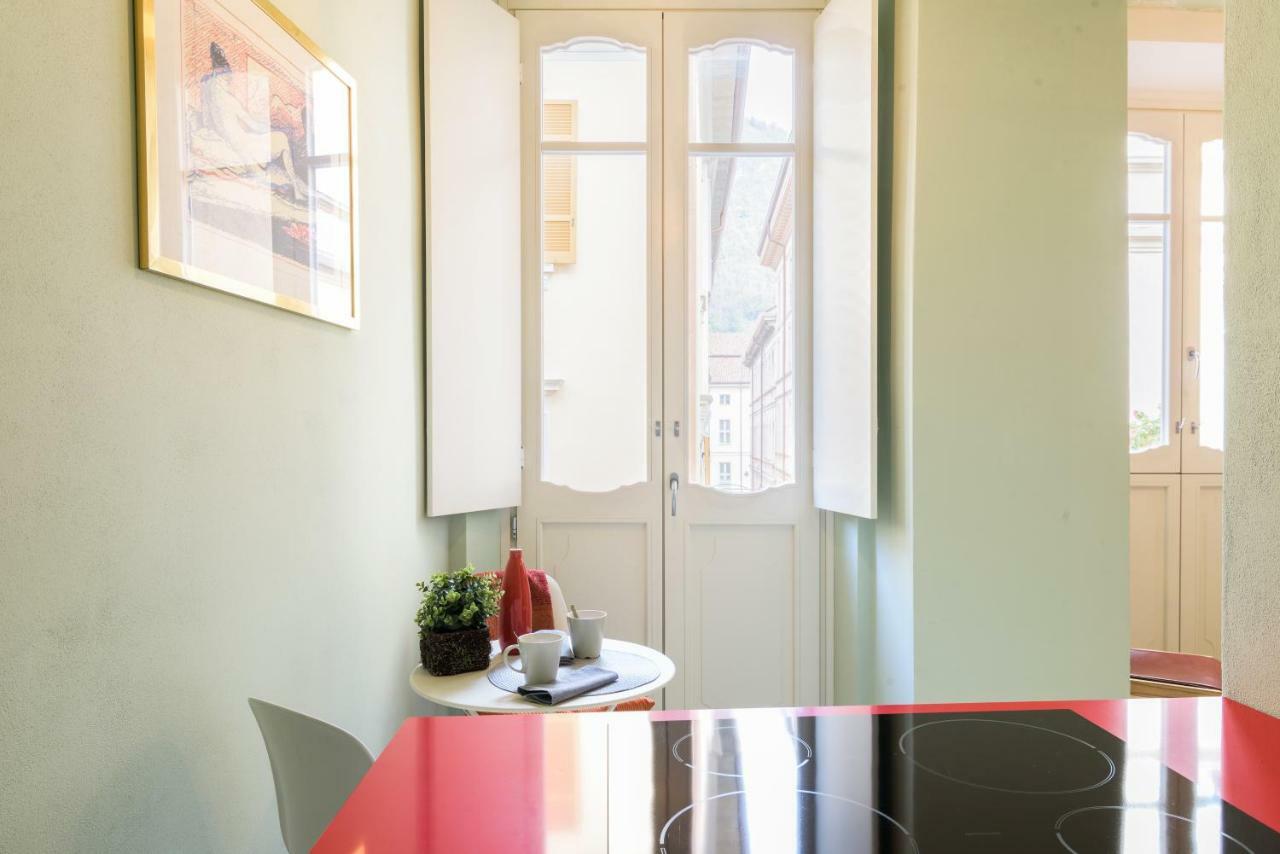 Duomo Luxury Suite - By Myhomeincomo Exteriör bild